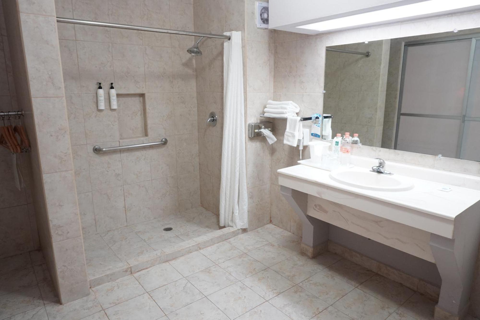 Quality Inn Piedras Negras Exterior photo